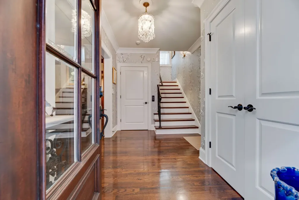 112 West End Close Nashville TN 37205