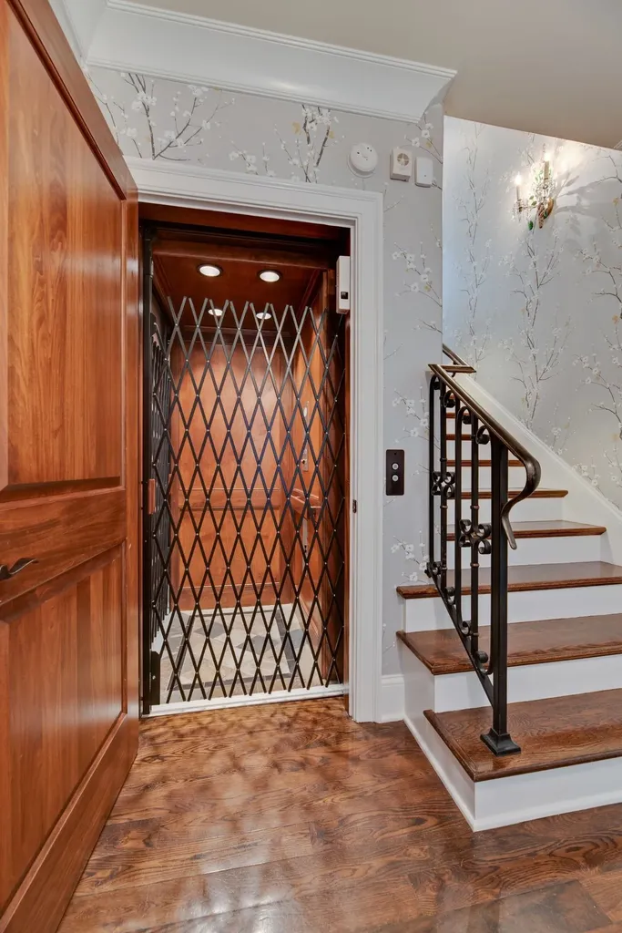 112 West End Close Nashville TN 37205
