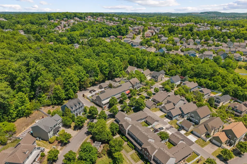 908 Loxley Drive Nashville TN 37211