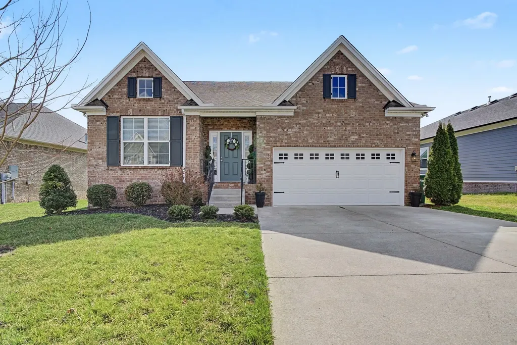 2015 Hedgelawn Drive Lebanon TN 37090