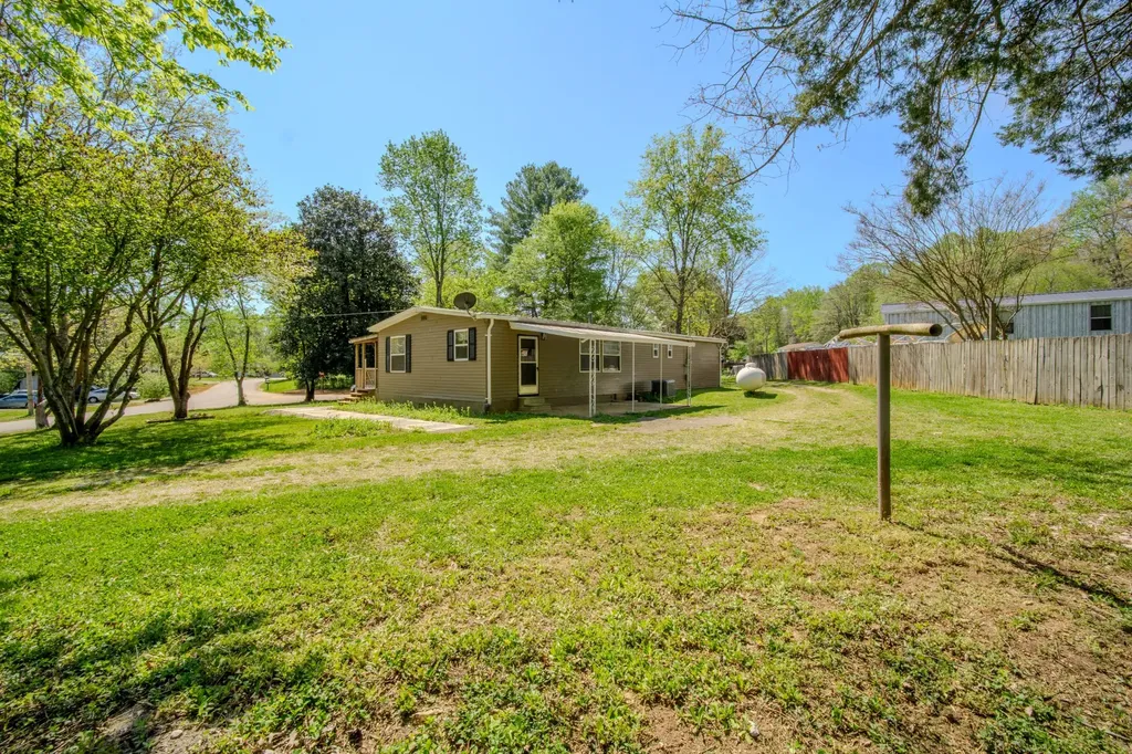 4461 S Creek Drive Cookeville TN 38506