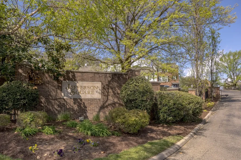 108 Jefferson Square Nashville TN 37215