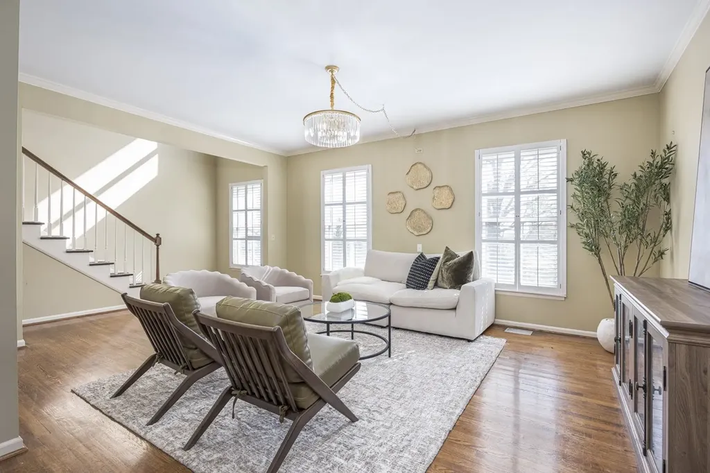 108 Jefferson Square Nashville TN 37215