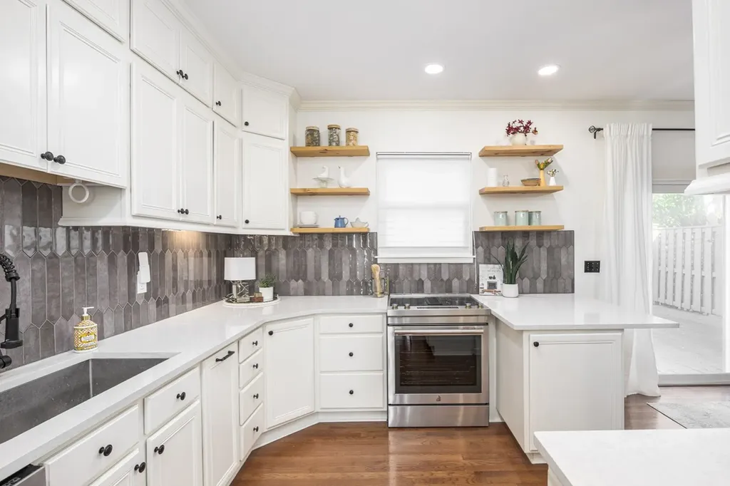 108 Jefferson Square Nashville TN 37215