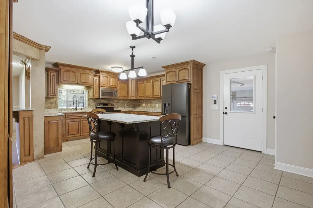408 Weakley Creek Road Lawrenceburg TN 38464