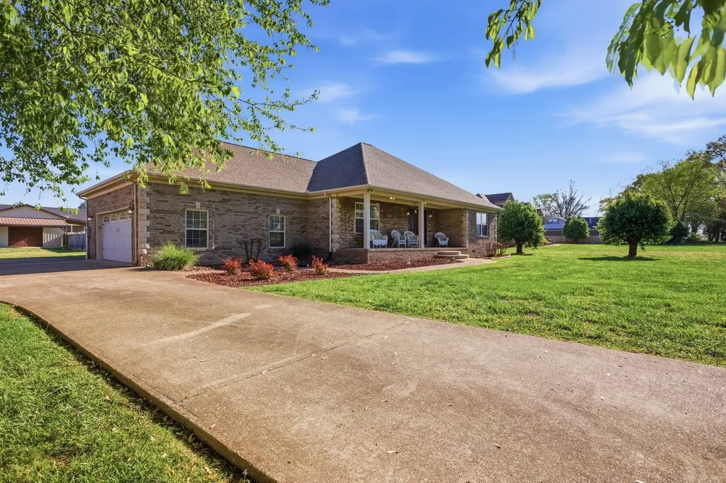 408 Weakley Creek Road Lawrenceburg TN 38464