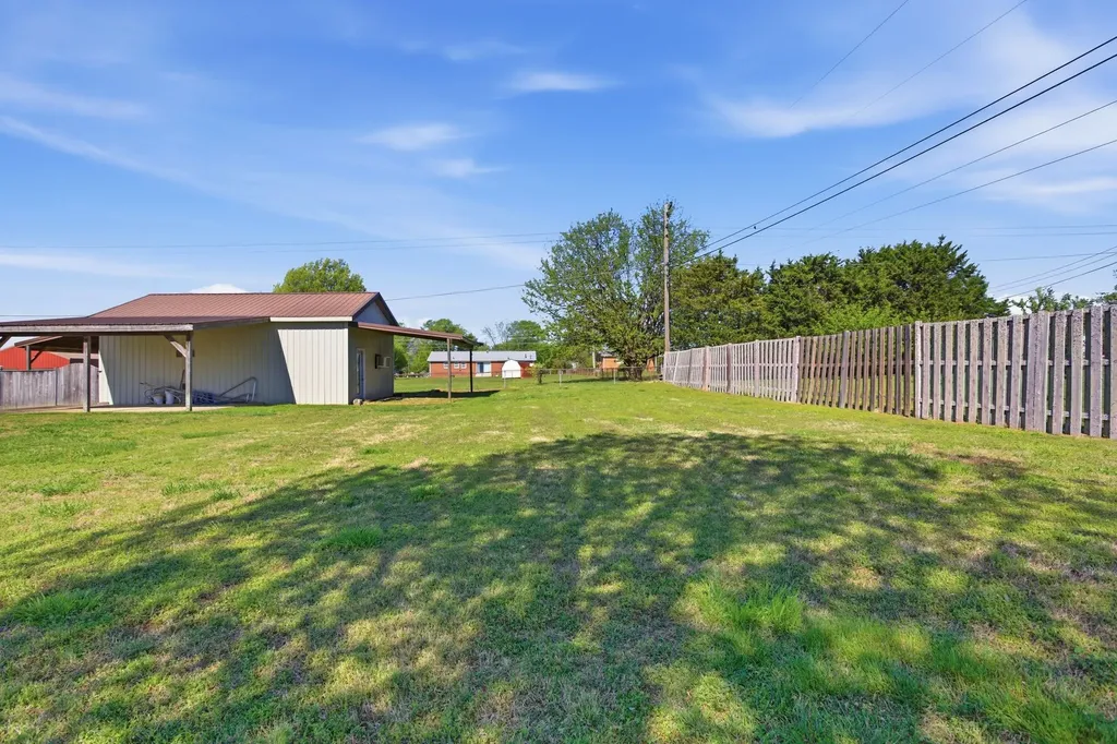 408 Weakley Creek Road Lawrenceburg TN 38464