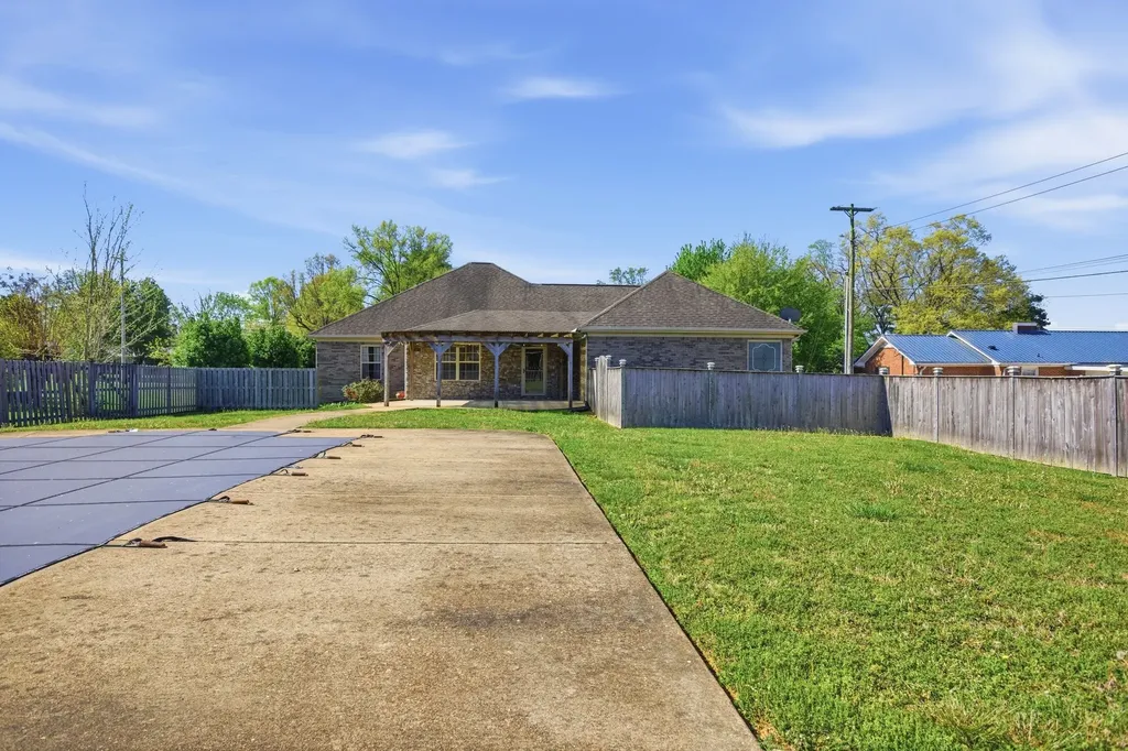 408 Weakley Creek Road Lawrenceburg TN 38464