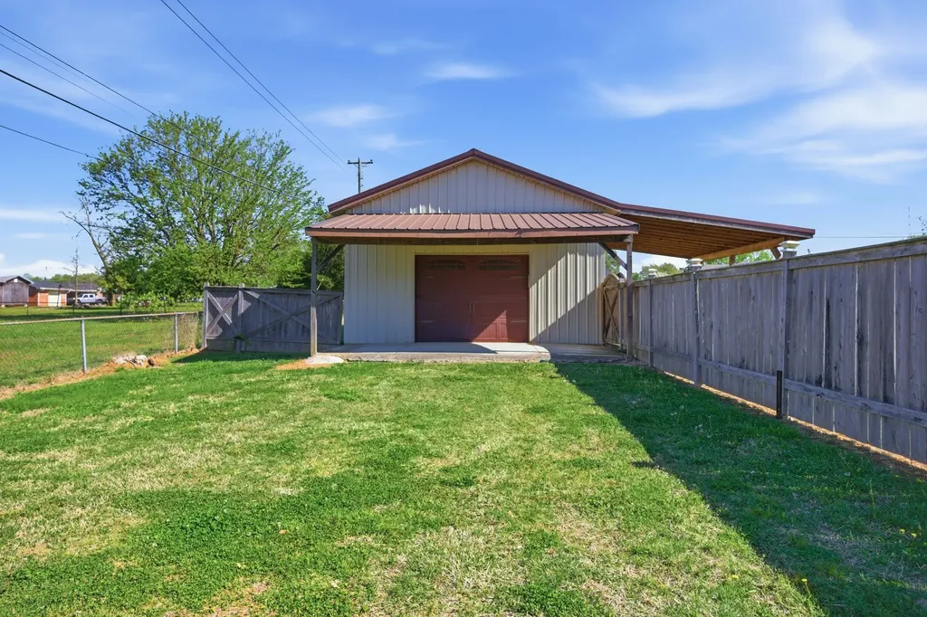 408 Weakley Creek Road Lawrenceburg TN 38464