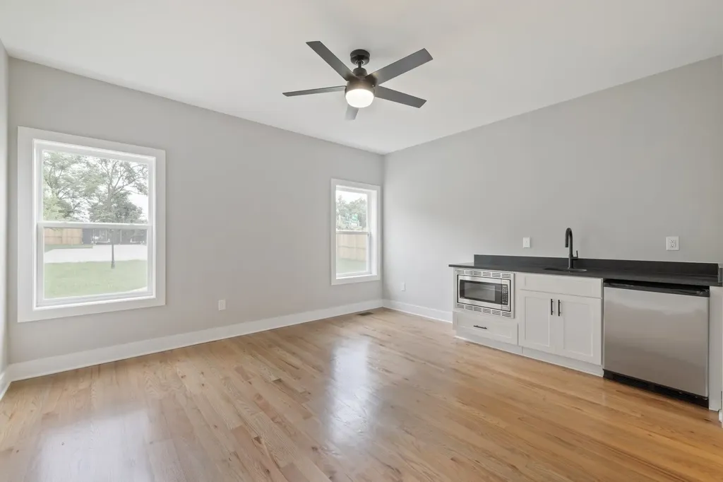 1810B Delta Avenue Nashville TN 37208