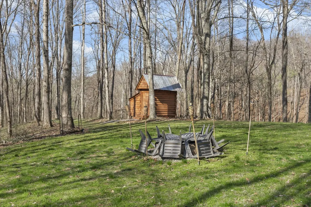 112 Settlers Point Road Fountain Run KY 42133