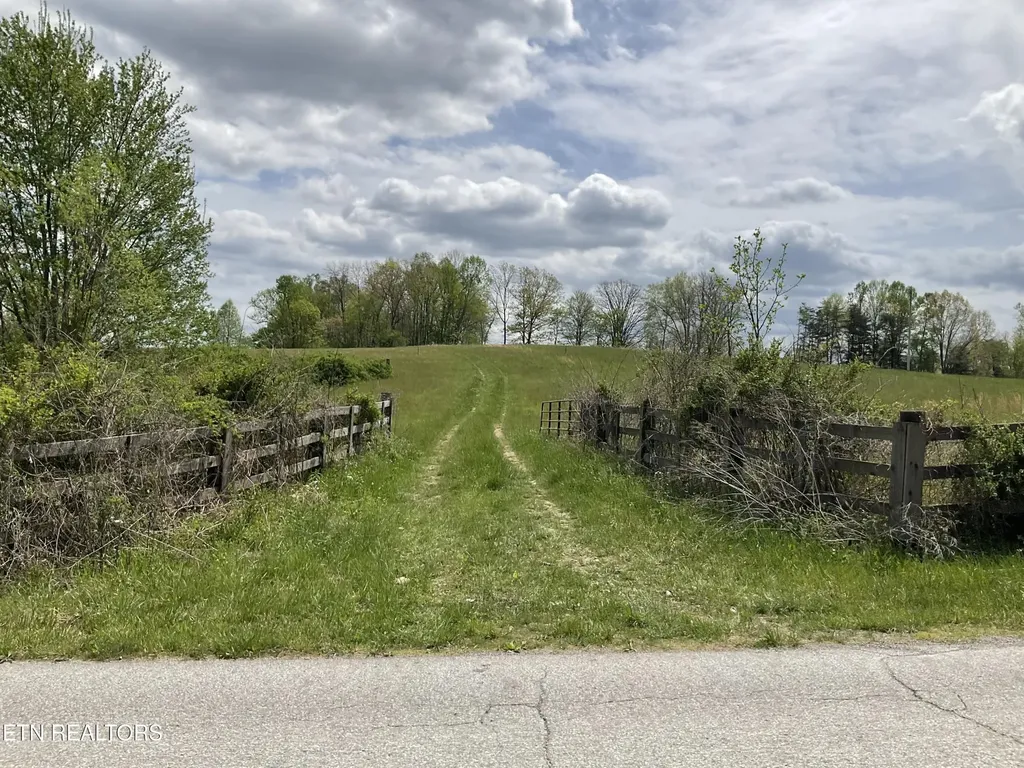 0 N Of Deer Lodge Highway Deer Lodge TN 37726