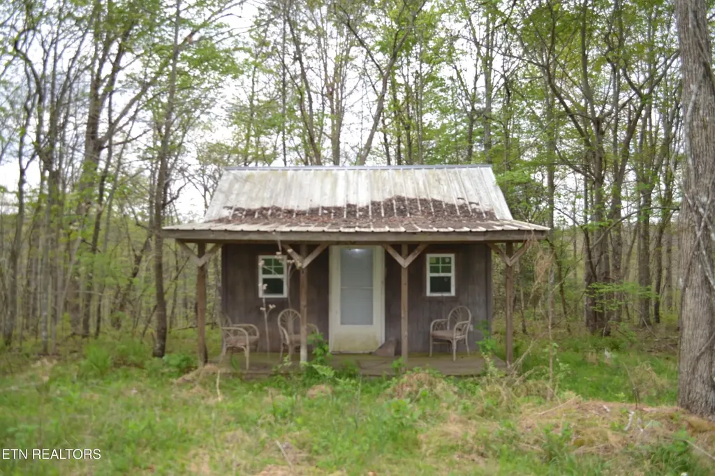 0 N Of Deer Lodge Highway Deer Lodge TN 37726