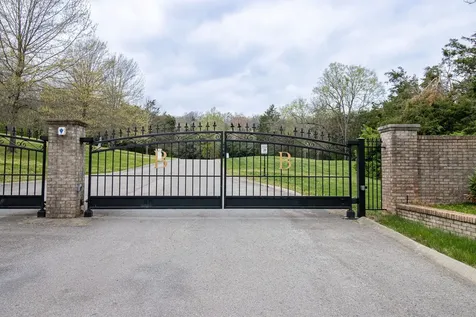 11 Bancroft Place Nashville TN 37215