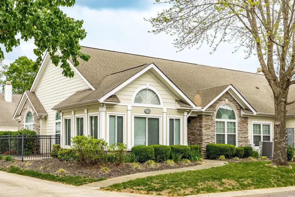 825 Browns Lane Gallatin TN 37066