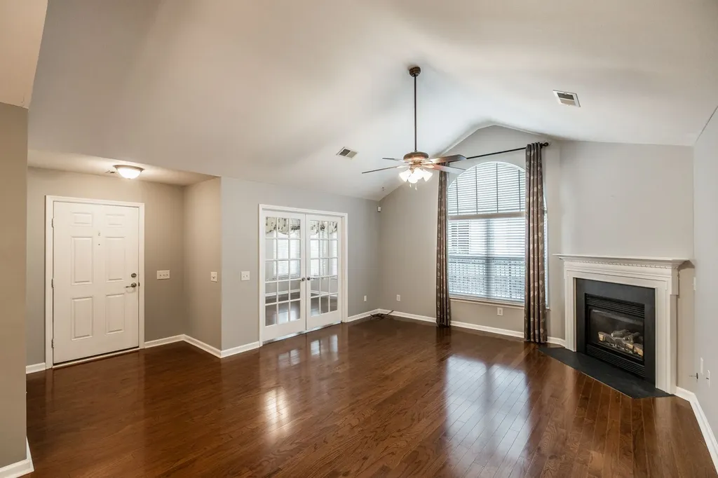 825 Browns Lane Gallatin TN 37066