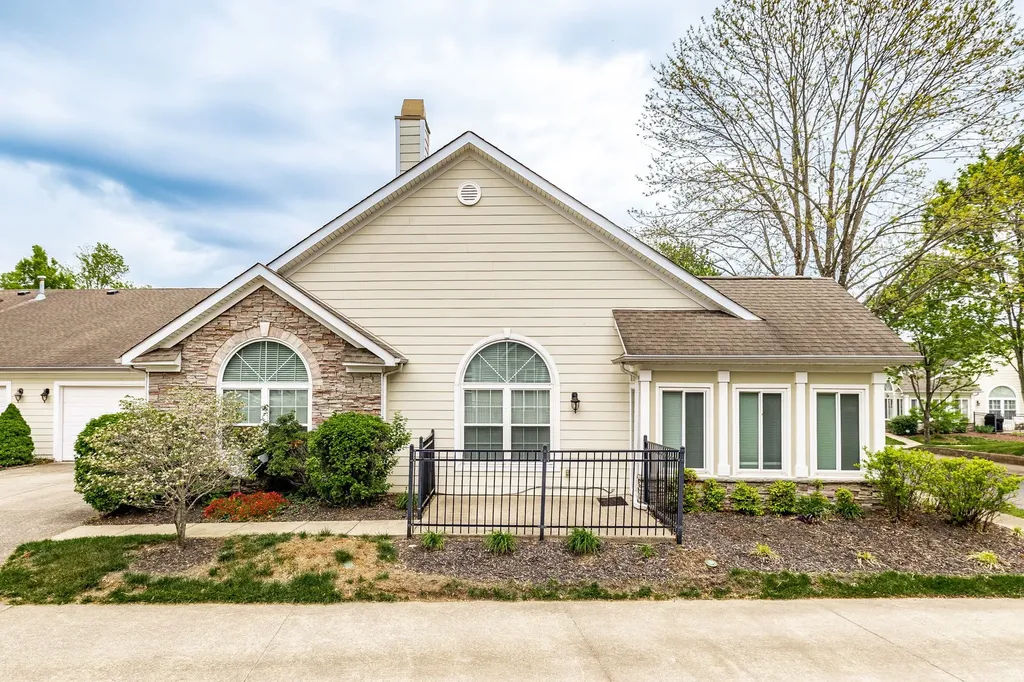 825 Browns Lane Gallatin TN 37066