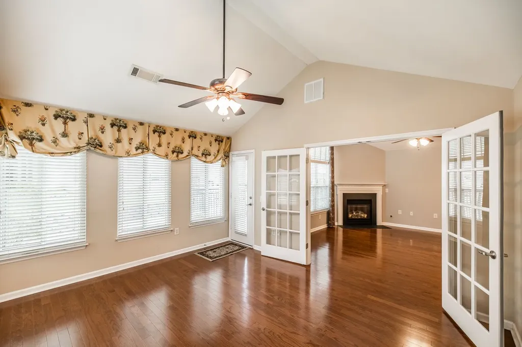 825 Browns Lane Gallatin TN 37066