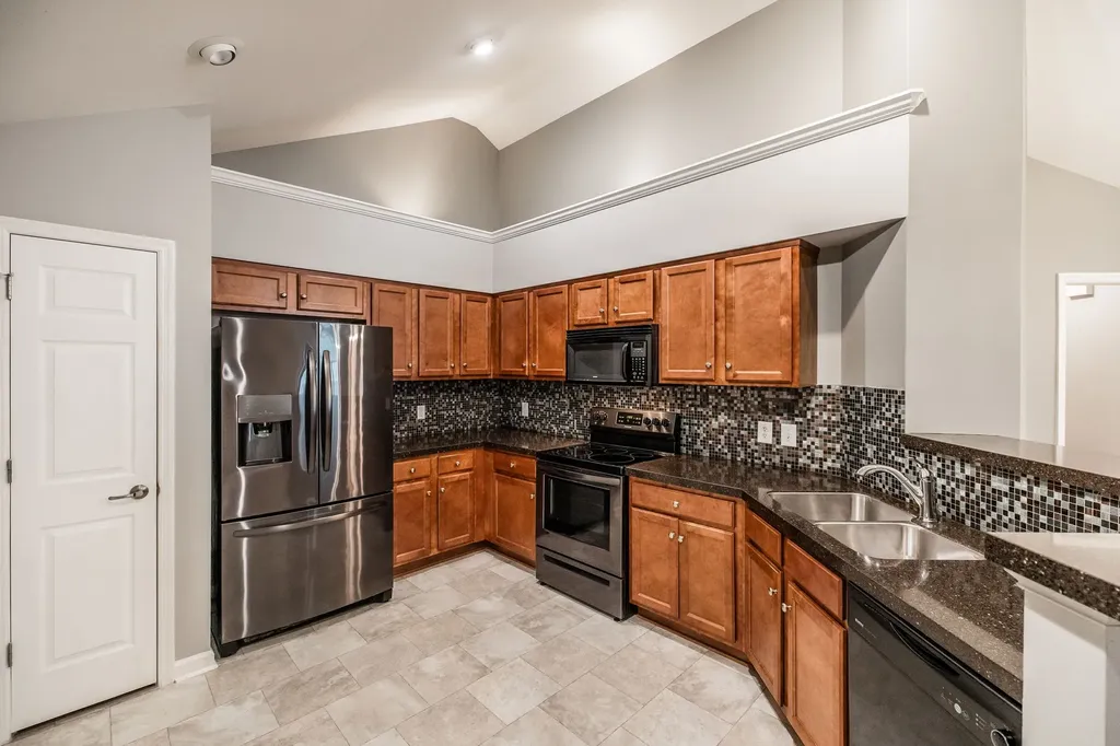 825 Browns Lane Gallatin TN 37066