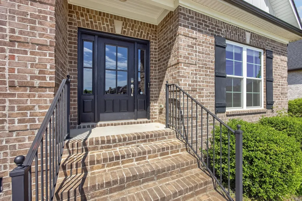 1105 Kittywood Court Murfreesboro TN 37129