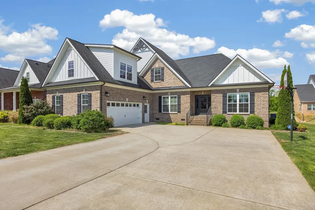 1105 Kittywood Court Murfreesboro TN 37129