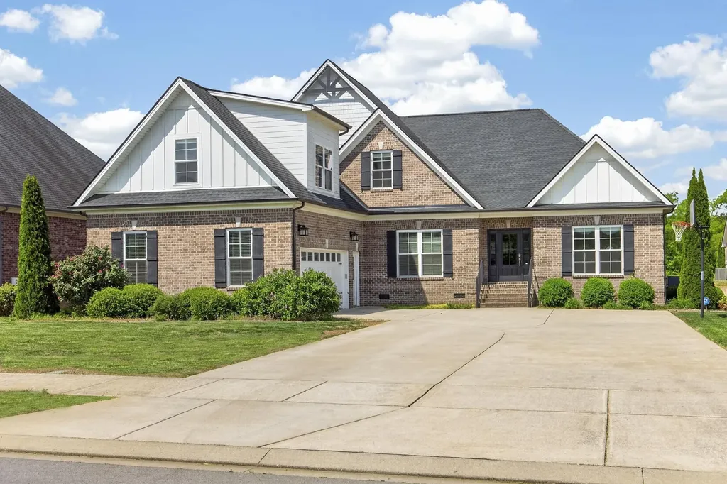 1105 Kittywood Court Murfreesboro TN 37129