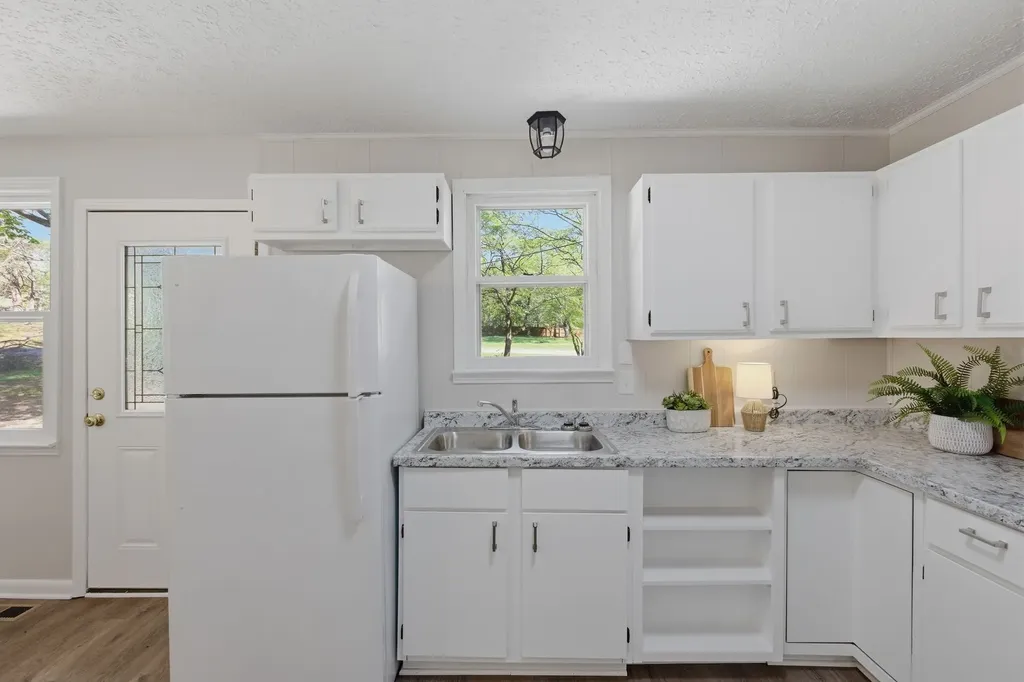 1021 Preston Drive Burns TN 37029