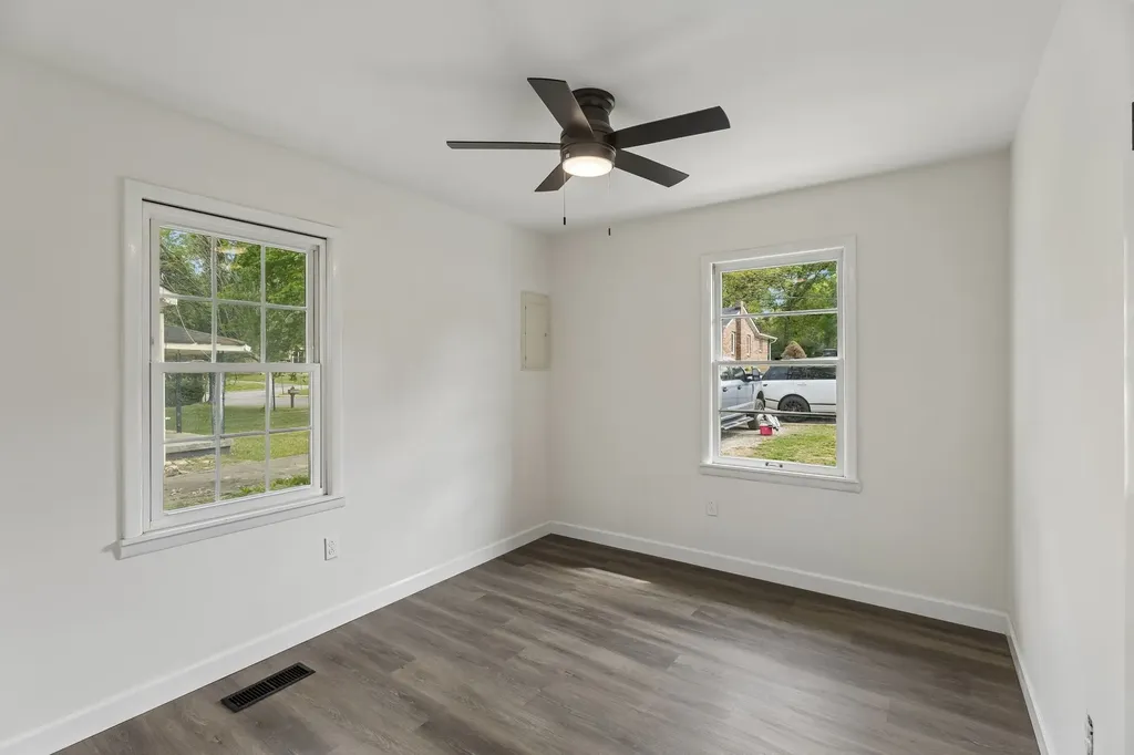 609 E 11th Street Columbia TN 38401