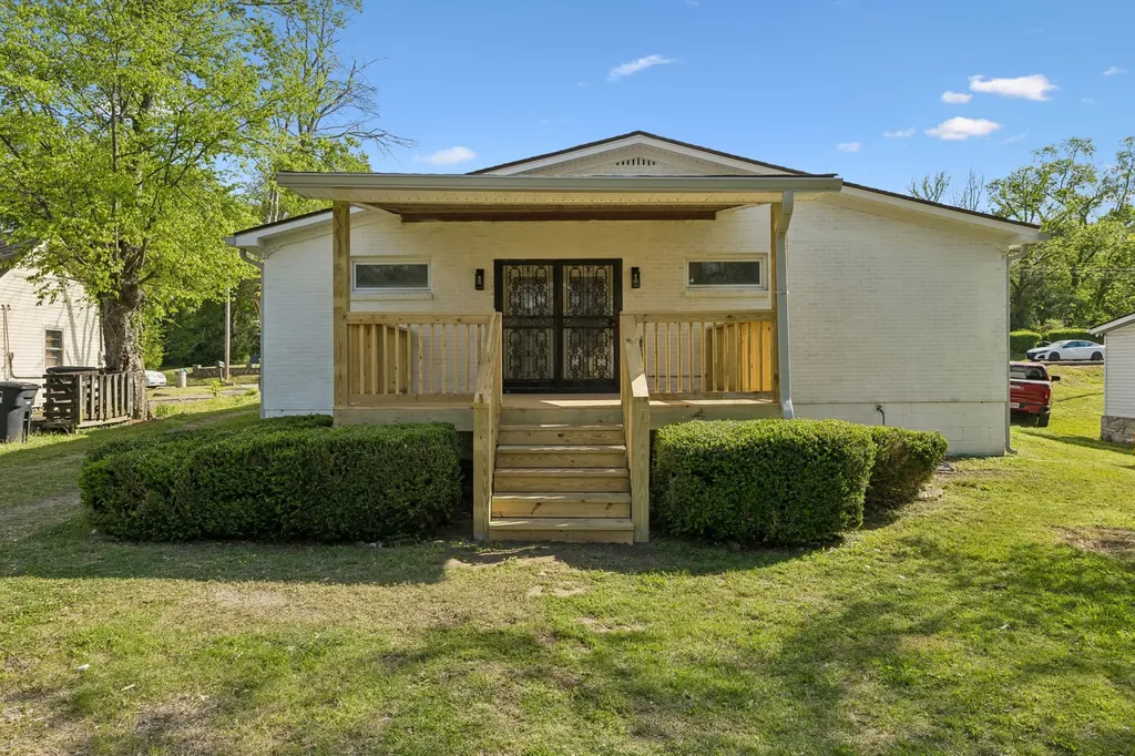 609 E 11th Street Columbia TN 38401