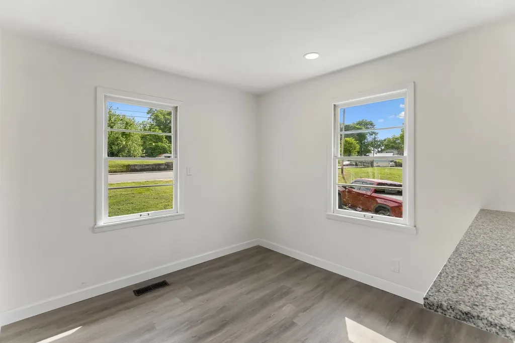 609 E 11th Street Columbia TN 38401