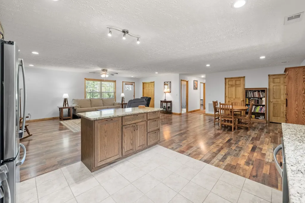 1549 Trace Creek Road Mc Ewen TN 37101
