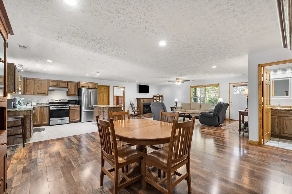 1549 Trace Creek Road Mc Ewen TN 37101