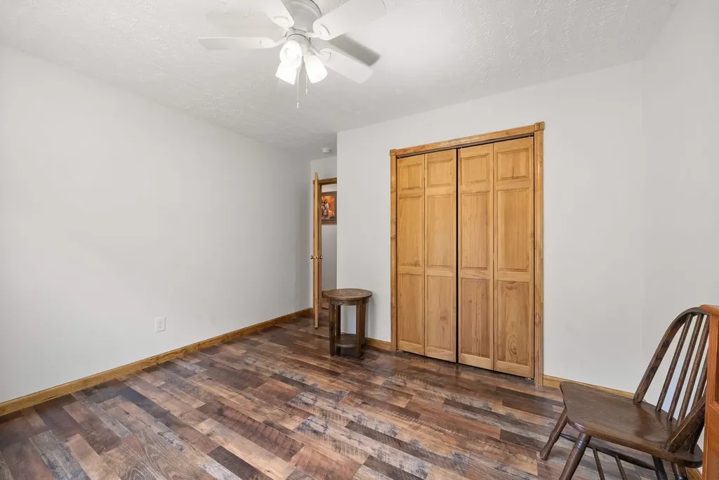 1549 Trace Creek Road Mc Ewen TN 37101