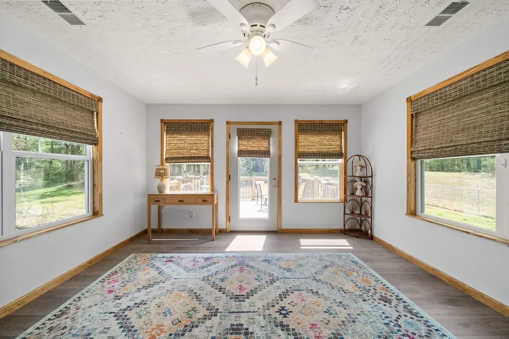 1549 Trace Creek Road Mc Ewen TN 37101