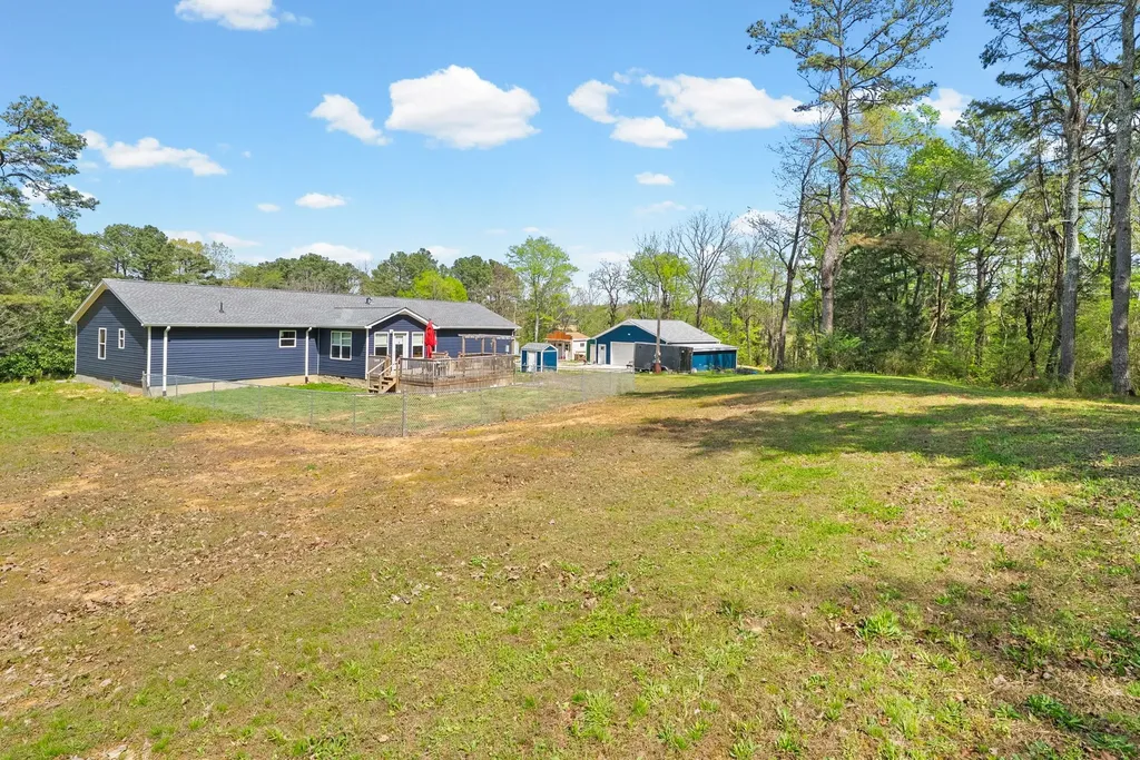 1549 Trace Creek Road Mc Ewen TN 37101