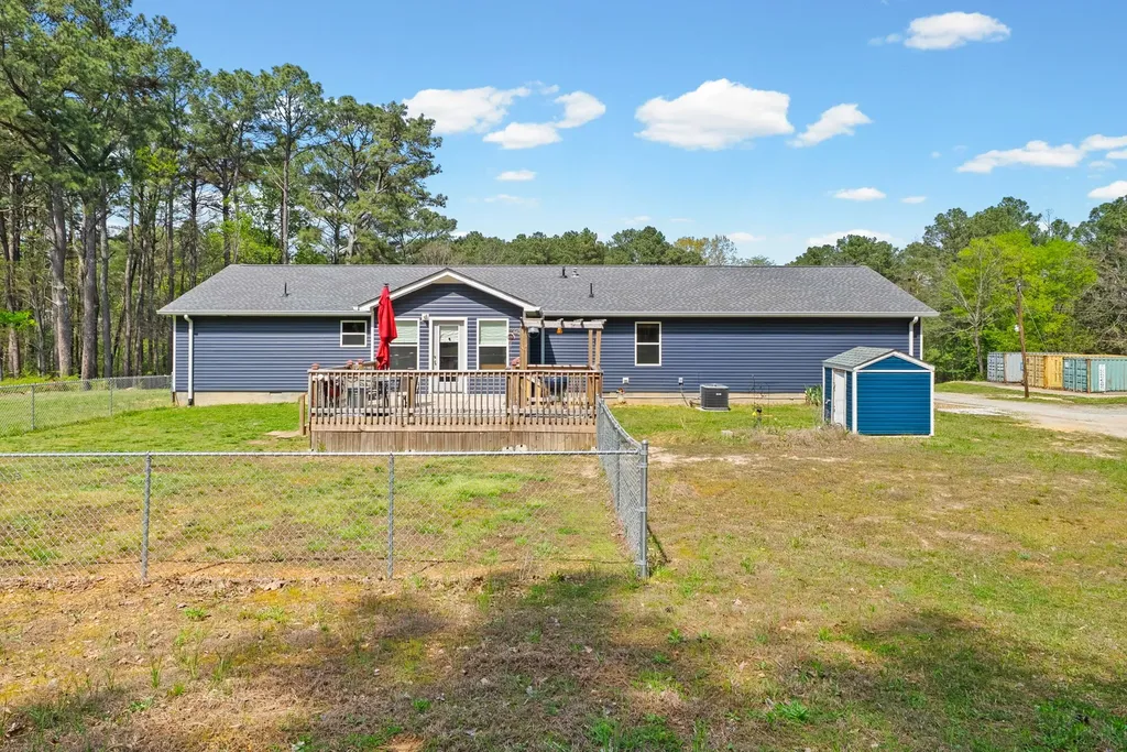 1549 Trace Creek Road Mc Ewen TN 37101