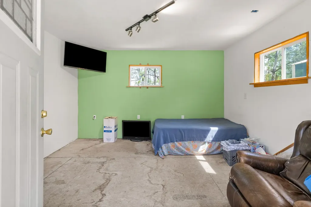1549 Trace Creek Road Mc Ewen TN 37101