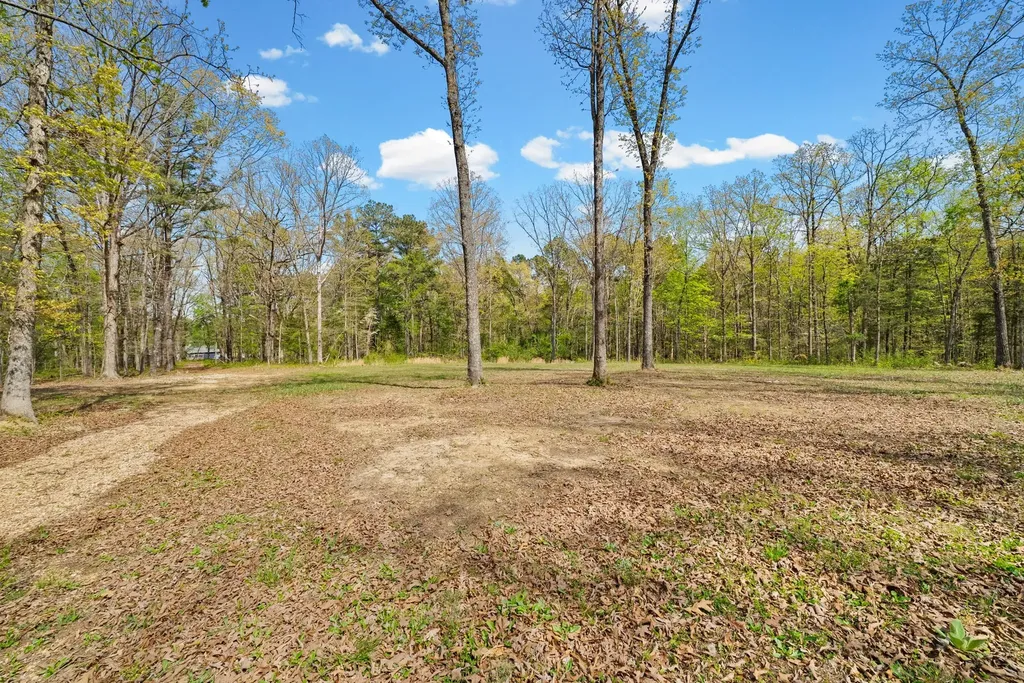 1549 Trace Creek Road Mc Ewen TN 37101