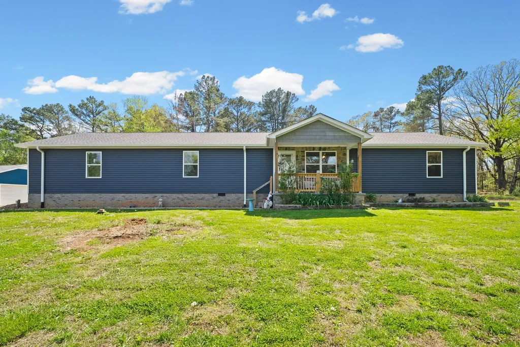 1549 Trace Creek Road Mc Ewen TN 37101