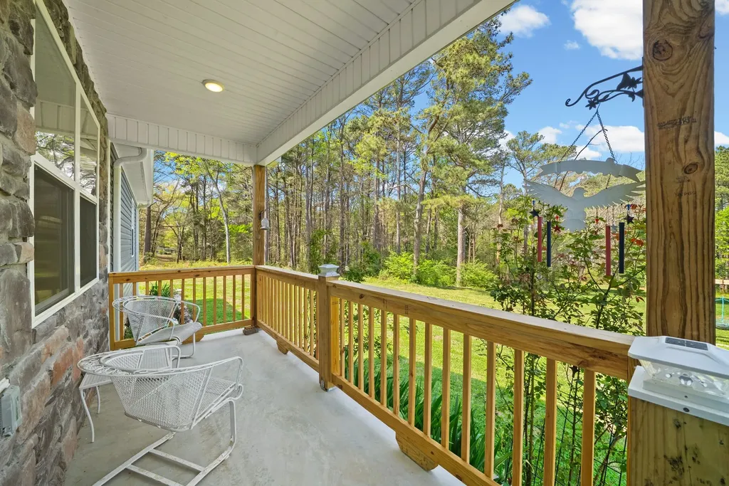 1549 Trace Creek Road Mc Ewen TN 37101
