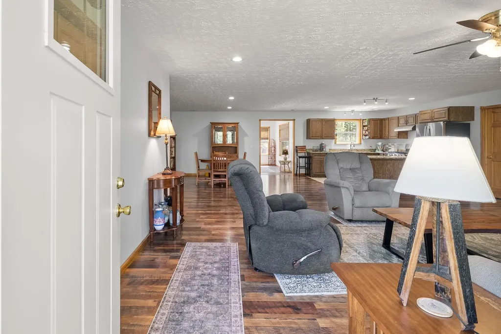 1549 Trace Creek Road Mc Ewen TN 37101