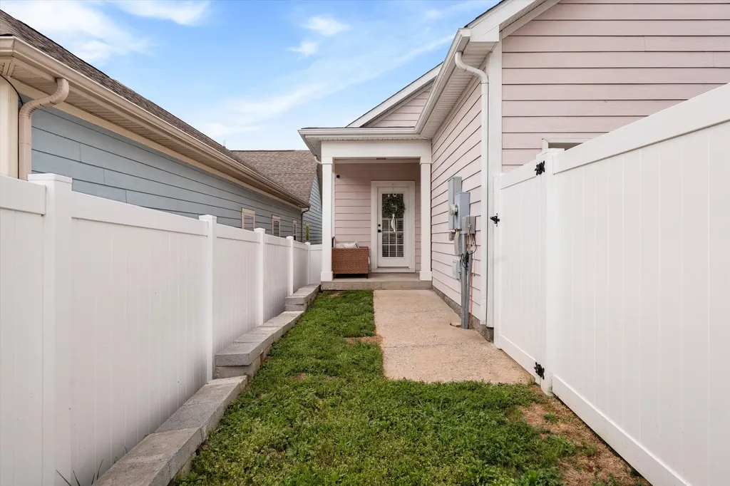 2425 Duxbury Drive Columbia TN 38401
