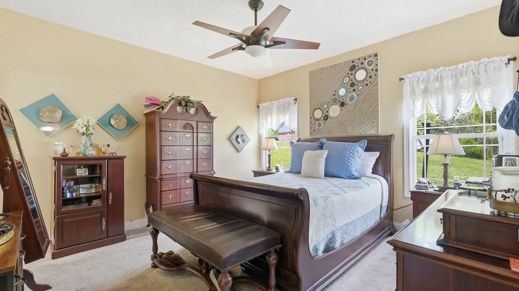4046 Summit Drive Greenbrier TN 37073