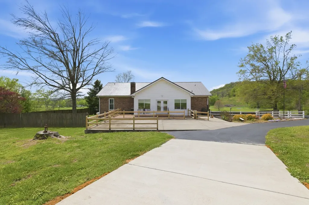 2149 Mooresville Pike Culleoka TN 38451