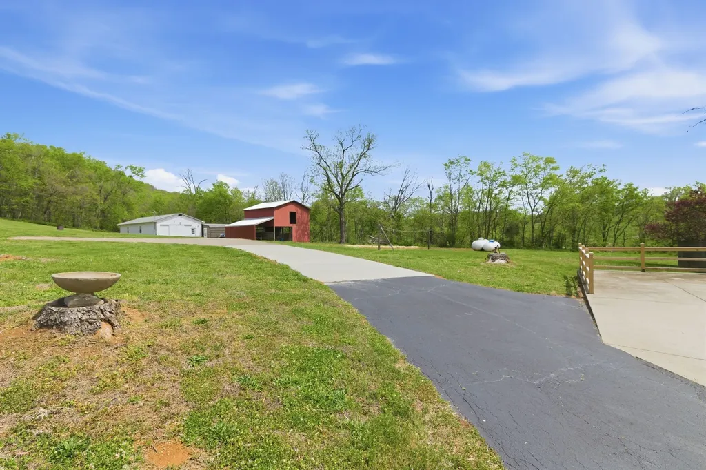 2149 Mooresville Pike Culleoka TN 38451