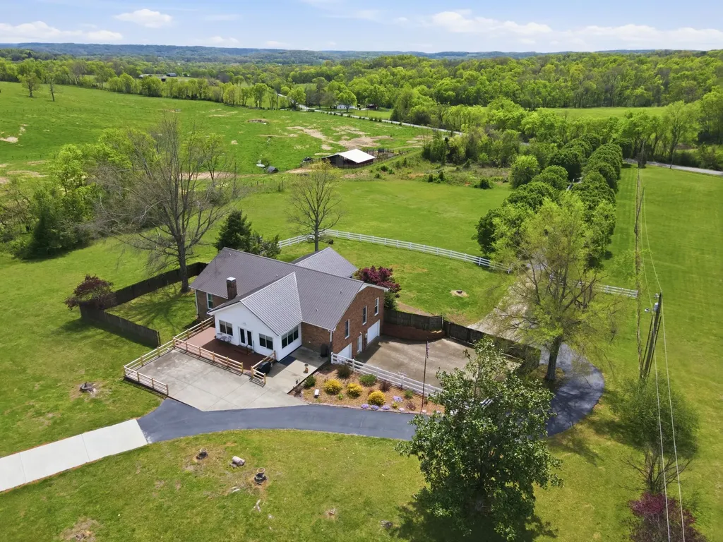 2149 Mooresville Pike Culleoka TN 38451
