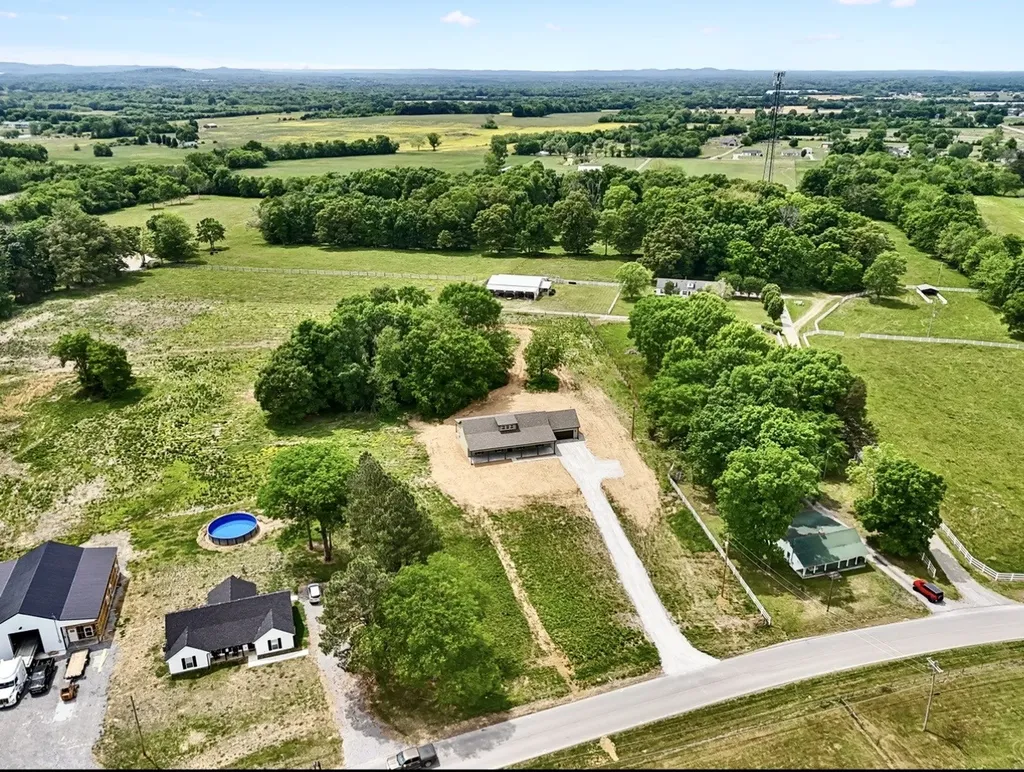 132 Whitaker Road Shelbyville TN 37160