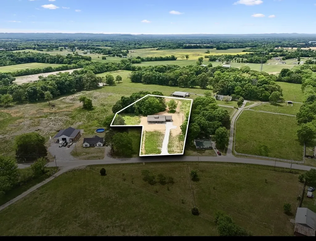 132 Whitaker Road Shelbyville TN 37160