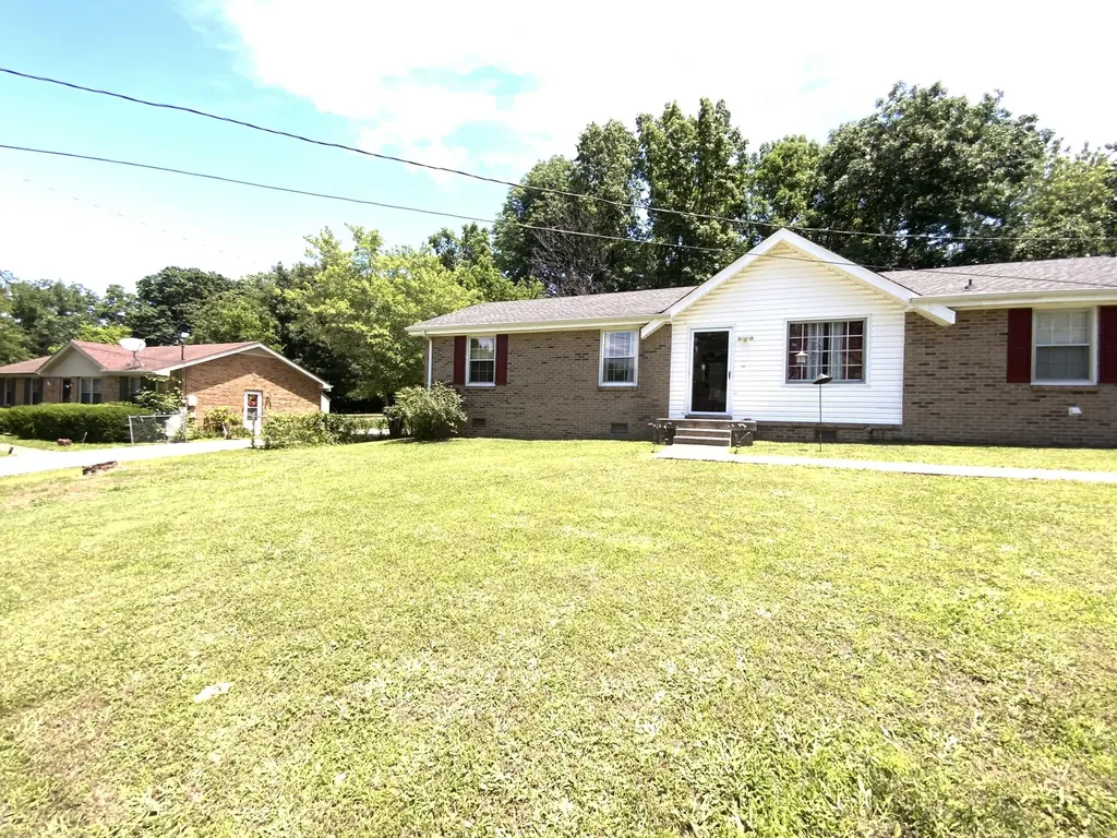 236 Charlemagne Boulevard Clarksville TN 37042