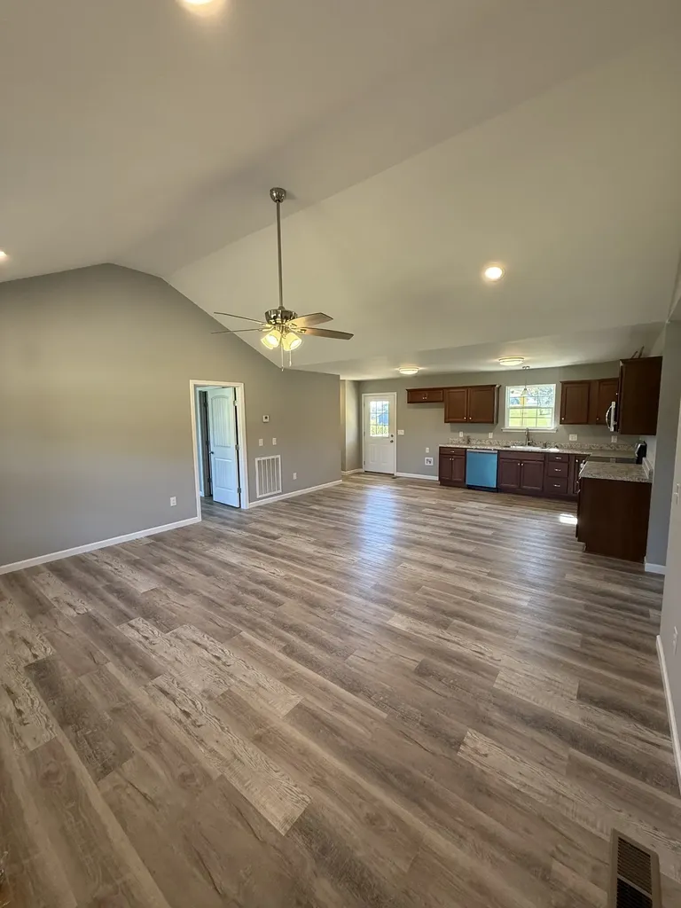 1190 Hutchins Road Mcminnville TN 37110